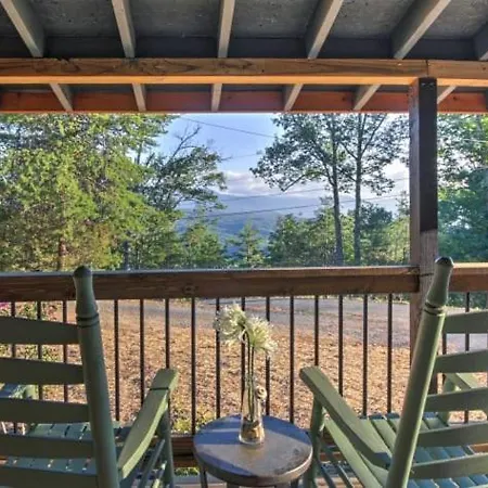Smoky Mountain Loft Amazing Views, Hot Tub, 1089 Free Tickets Each Paid Day, Dollywood And More